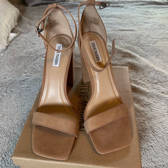 Steve Madden Tiaa Camel Heels, Size 10 NWB - Picture 4 of 14